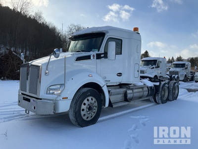 2021 Kenworth T880 6x4 T/A Sleeper Truck Tractor