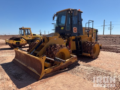 2019 Cat 815K Compacteur de sol 4 roues