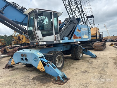 2011 Fuchs MHL360 Wheel Material Handler