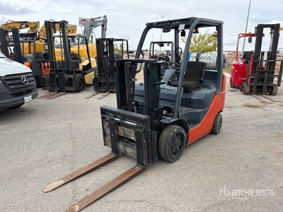 2012 Toyota 8FGCU20 4000 lb Cushion Tire Montacargas