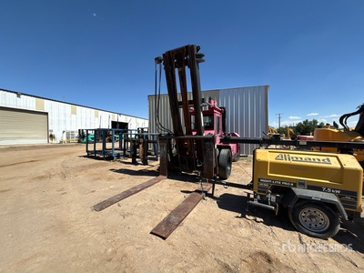 1980 Taylor TE275M 27500 lb Pneumatic Tire Montacargas