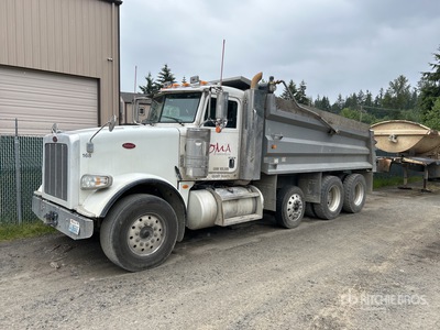 2014 Peterbilt 367 Tri/A Dump Truck