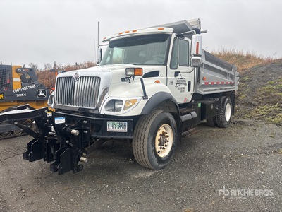 2006 International 7400 S/A Dump Truck