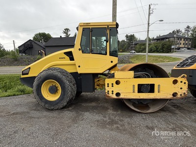 2015 Bomag BW211 Walzenzug mit Glattmantelbandage