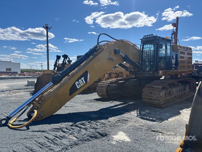2018 Cat 374FL Tracked Excavator