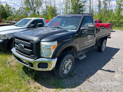 2011 Ford F-350 XL 4x4 Flatbed Truck