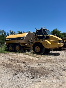 2011 Cat 725 Water Wagon