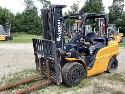 2018 Hyundai 35D-9 7400 lb Pneumatic Tire Forklift