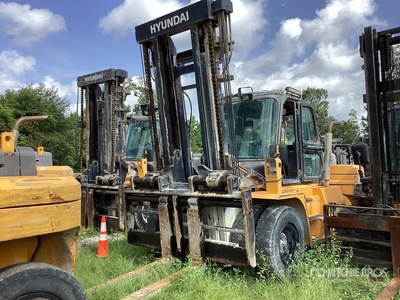 2019 Hyundai 160D-9 Pneumatic Tire Forklift
