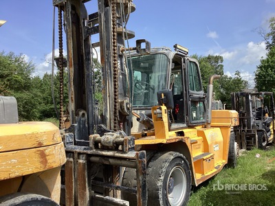 2018 Hyundai 160D-9 36000 lb Pneumatic Tire Forklift