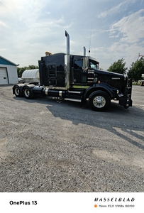 2013 Kenworth T800 T/A Sleeper Truck Tractor