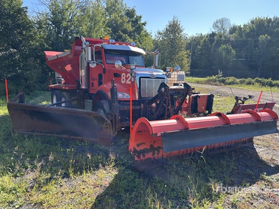 2006 Peterbilt 335 Schneepflug-Lastzug