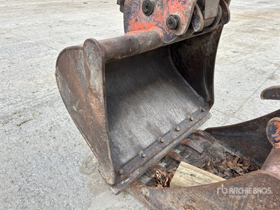 36 in Q/C Cleanup Excavator Bucket - Fits Kubota KX91-3S2