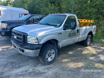 2006 Ford F-350 XL 4x4 Pickup