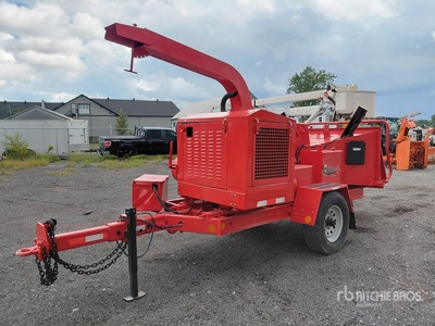 2016 Morbark M12R Wood Chipper