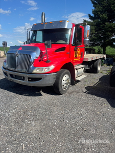 2008 International 4100 4x2 شاحنة مسطحة
