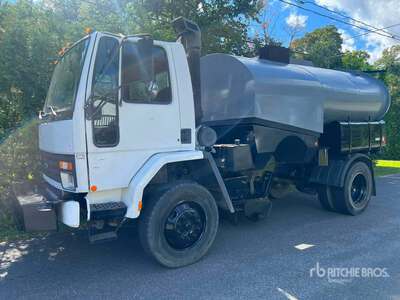 1993 Ford CF7000 Sweeper Truck