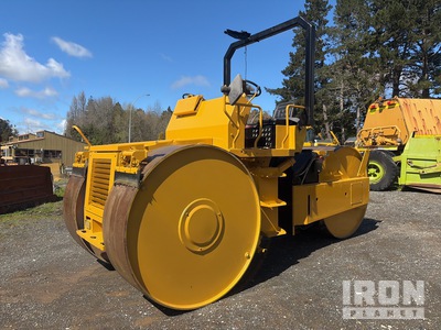 Sakai R2 3 wiel wals