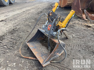 930 mm Roto Tilt Excavator Bucket
