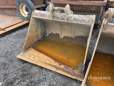 PSM 68 in Cleanup Excavator Bucket - Fits John Deere 210G