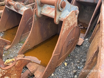 Tag 36 in Digging Excavator Bucket