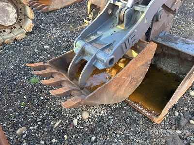 Werk-Brau 24 in Digging Excavator Bucket - Fits John Deere 85G
