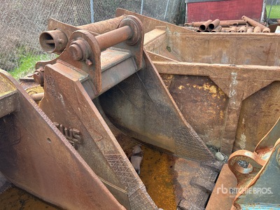 cus 34 in Digging Excavator Bucket
