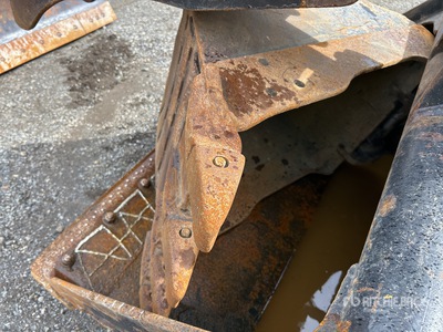 24 in Digging Excavator Bucket - Fits Cat 308E2CR