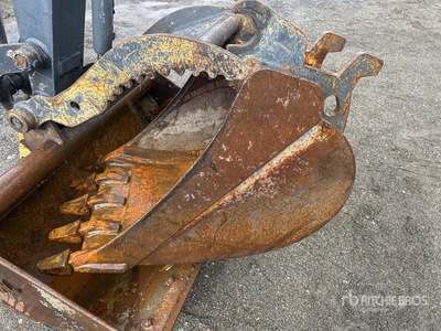 25 in Q/C Digging Excavator Bucket - Fits John Deere 60G