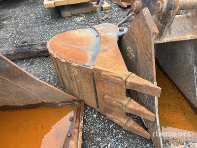 24 in Excavator Bucket - Fits SY135, ZX120