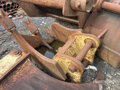 30 in Digging Excavator Bucket