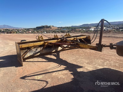 Pull behind Land Leveler