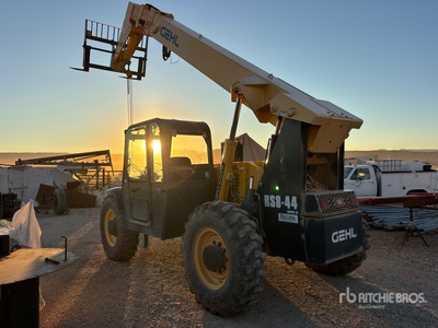 Gehl RS8-44 8000lb Chariot élévateur télescopique