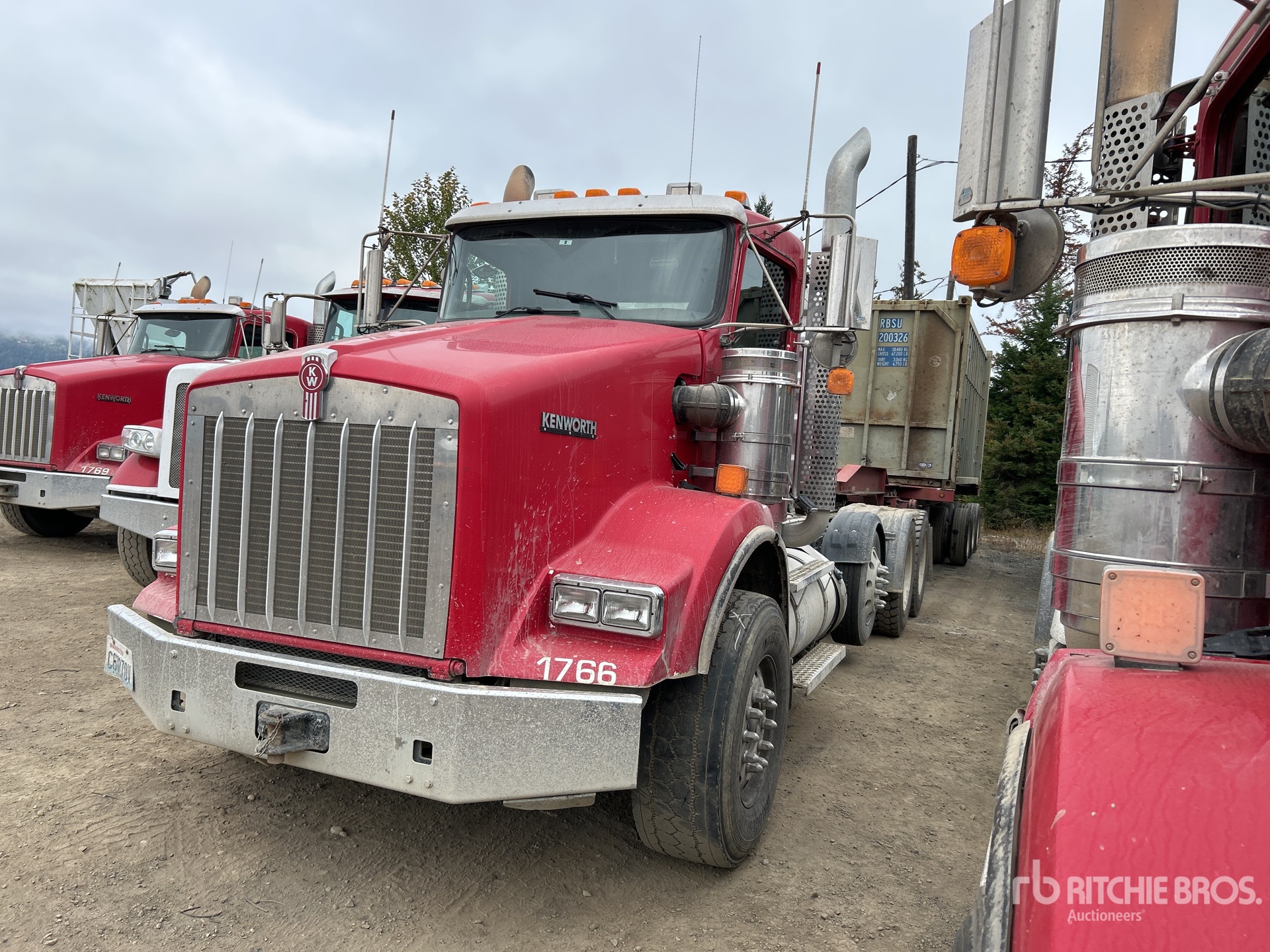 2019 Kenworth T800 8x4 تراكتور شاحنة (ثلاثي المحور)